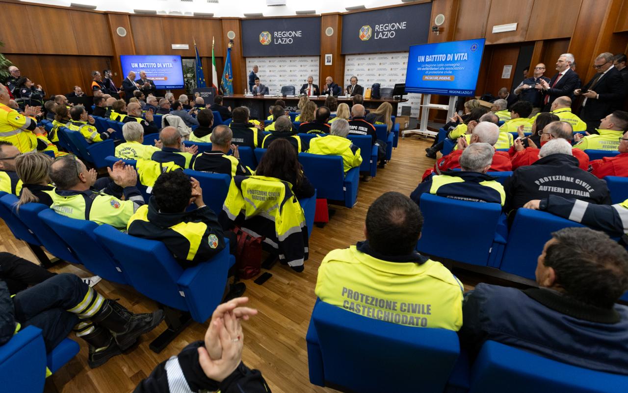 Protezione civile defibrillatori