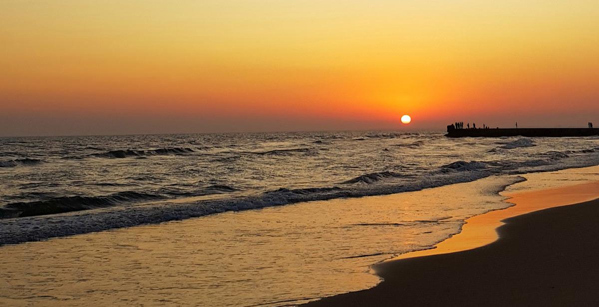 Costa pontina al tramonto - Foto di Anita Magiar da Pixabay