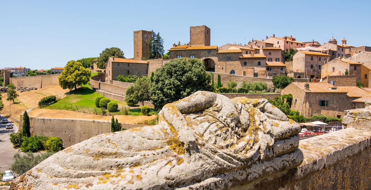 Tuscania - Foto di puckillustrations da Adobe Stock