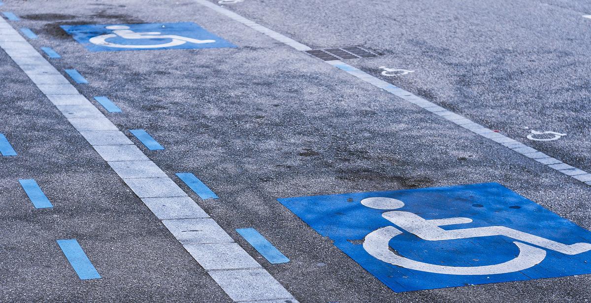 Parcheggio per disabili - Foto di Grégory ROOSE da Pixabay