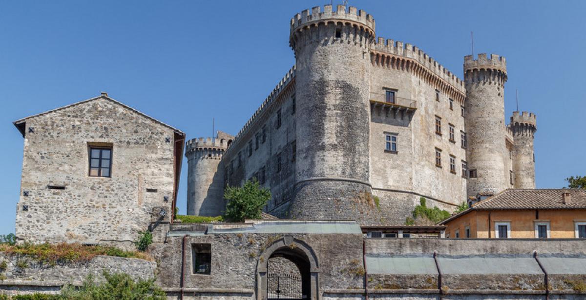 Castello Orsini Odescalchi Bracciano - Foto di Khrystsina da Adobe Stock