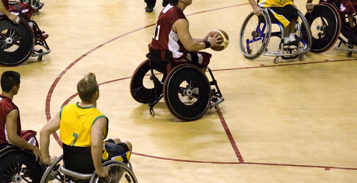 Incontro di basket su sedia a rotelle - Foto di Shariff Che'Lah da Adobe Stock