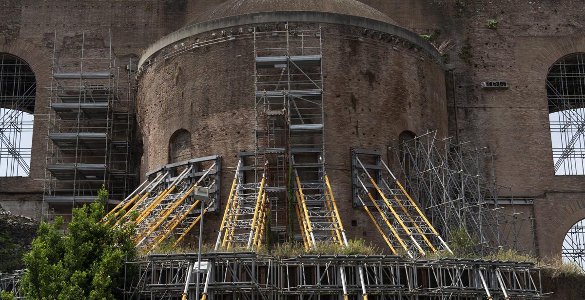 Ristrutturazione ai fori imperiali - Foto di Andrea Izzotti da Adobe stock