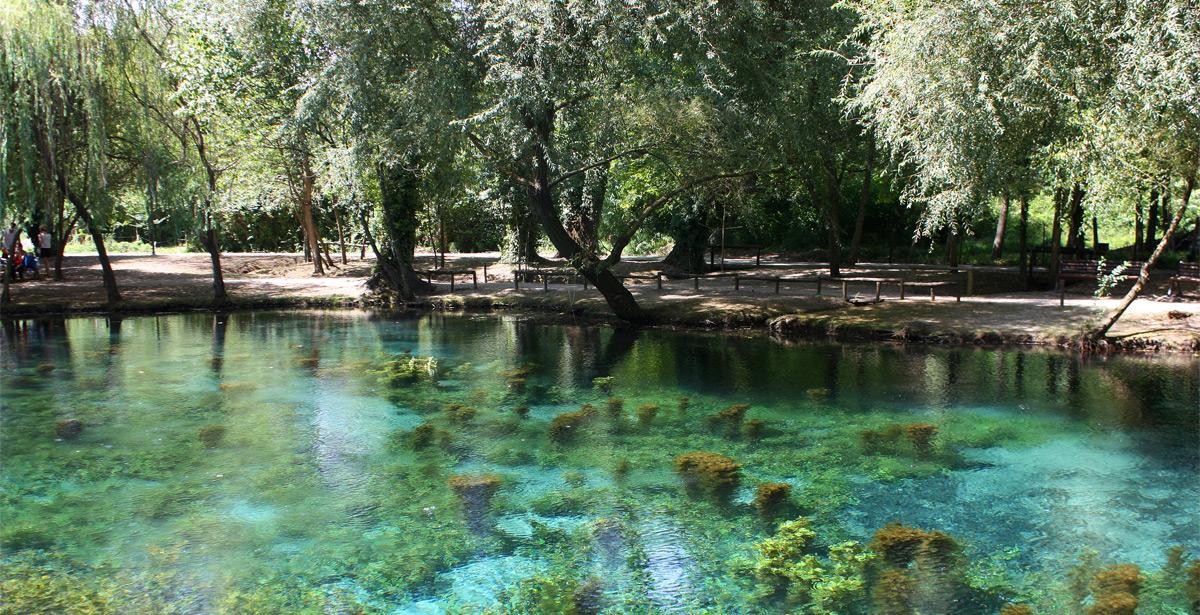 Laghetto Parco dei Mulini San Giorgio a Liri - Foto di fotolisi da Adobe Stock