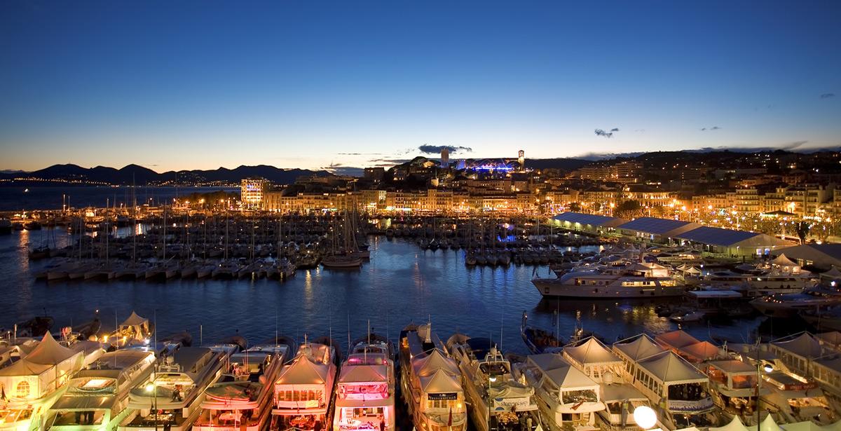 Porto di Cannes Francia - Foto di Alexey Usachev da Adobe Stock