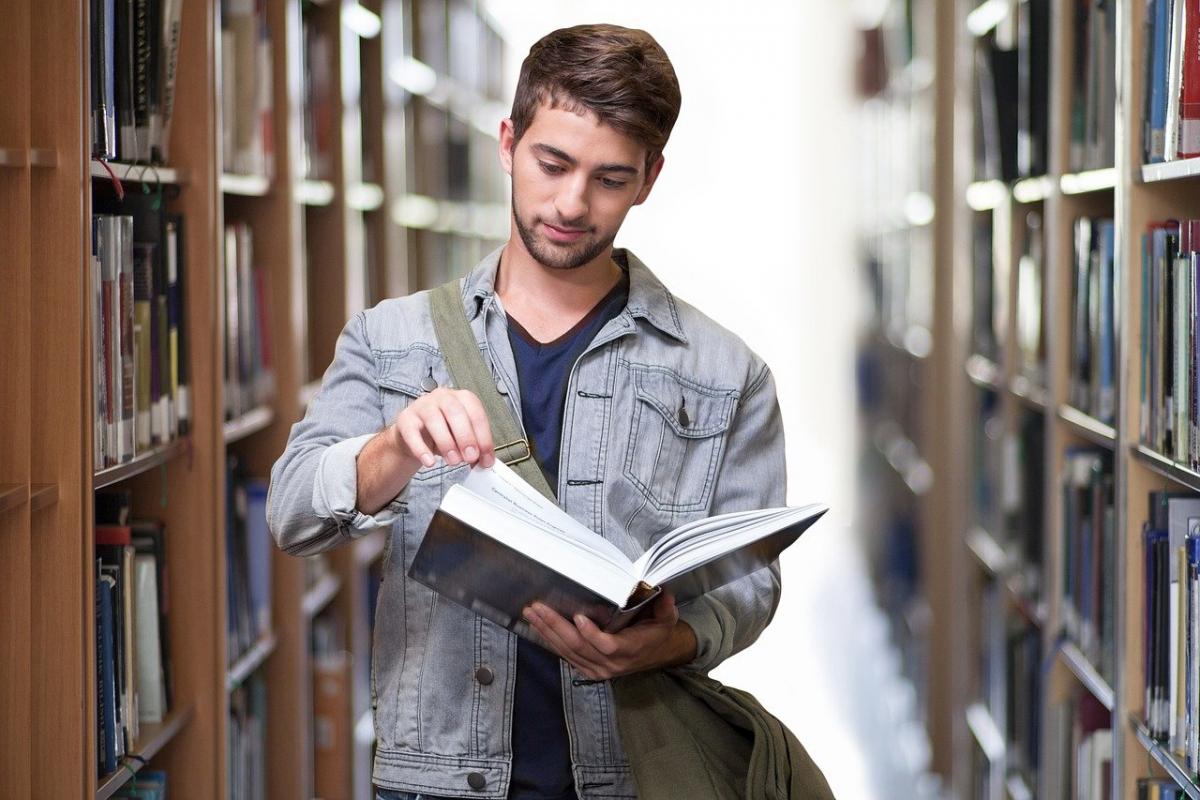 Libri università