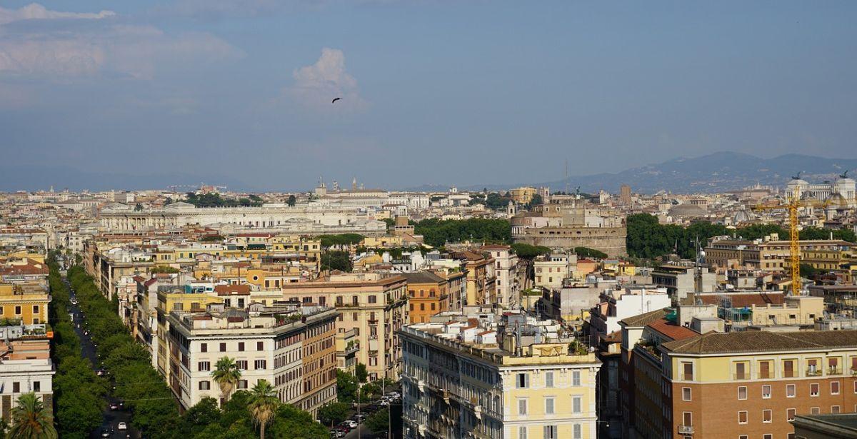 Roma - Foto di <a href="https://pixabay.com/it/users/babak20-17821076/?utm_source=link-attribution&amp;utm_medium=referral&amp;utm_campaign=image&amp;utm_content=6147074">Babak Habibi</a> da <a href="https://pixabay.com/it//?utm_source=link-attribution&amp;utm_medium=referral&amp;utm_campaign=image&amp;utm_content=6147074">Pixabay</a>