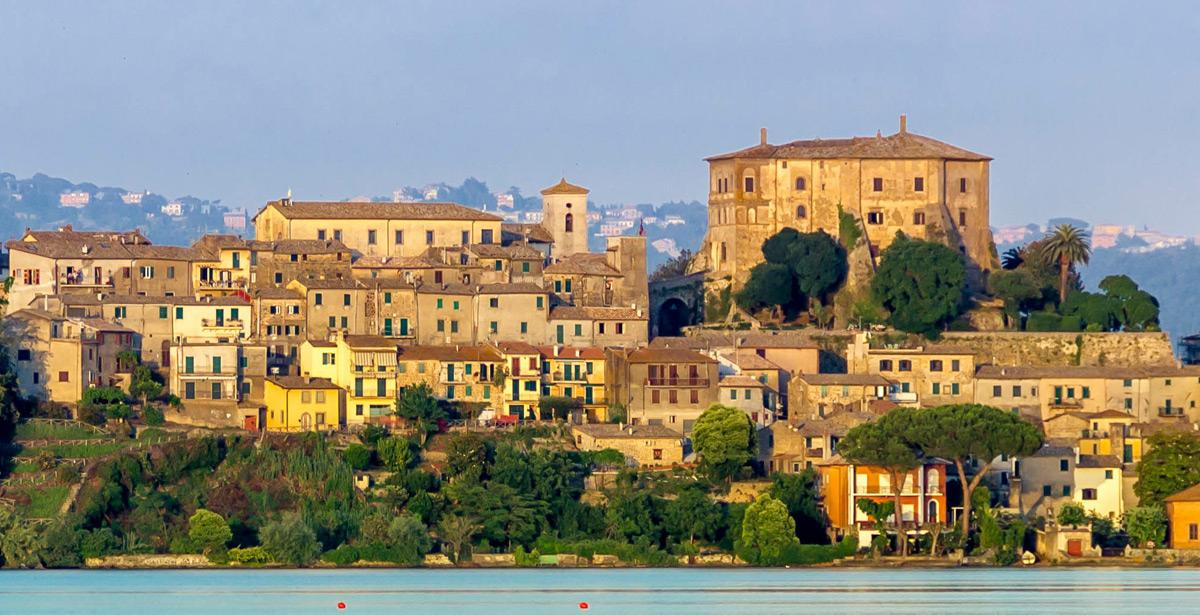 Panoramica di Capodimonte - Foto di FPWing da Adobe Stock