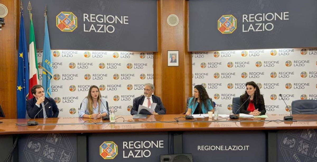 Il Presidente della Regione Lazio Francesco Rocca ed alcuni componenti della Consulta dei giovani imprenditori e professionisti