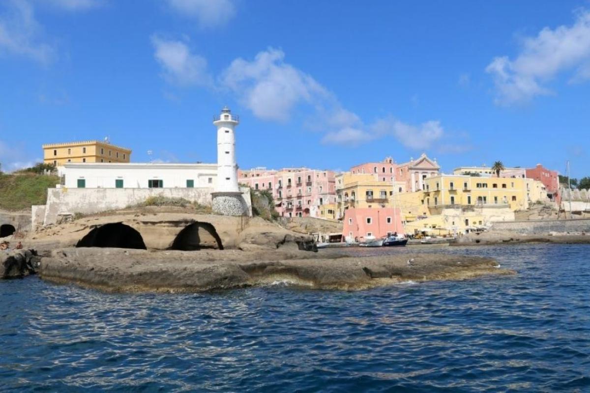 Ventotene - Sailko da Wikipedia.org