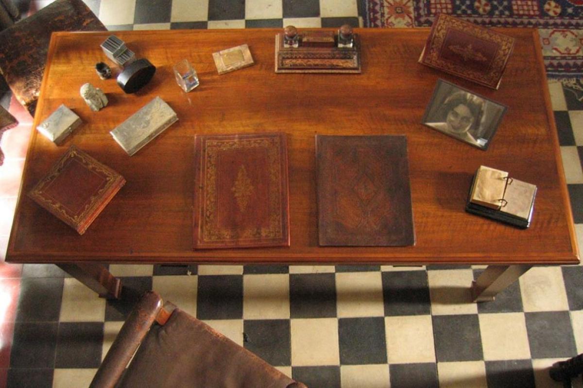 Istituti culturali Scrivania